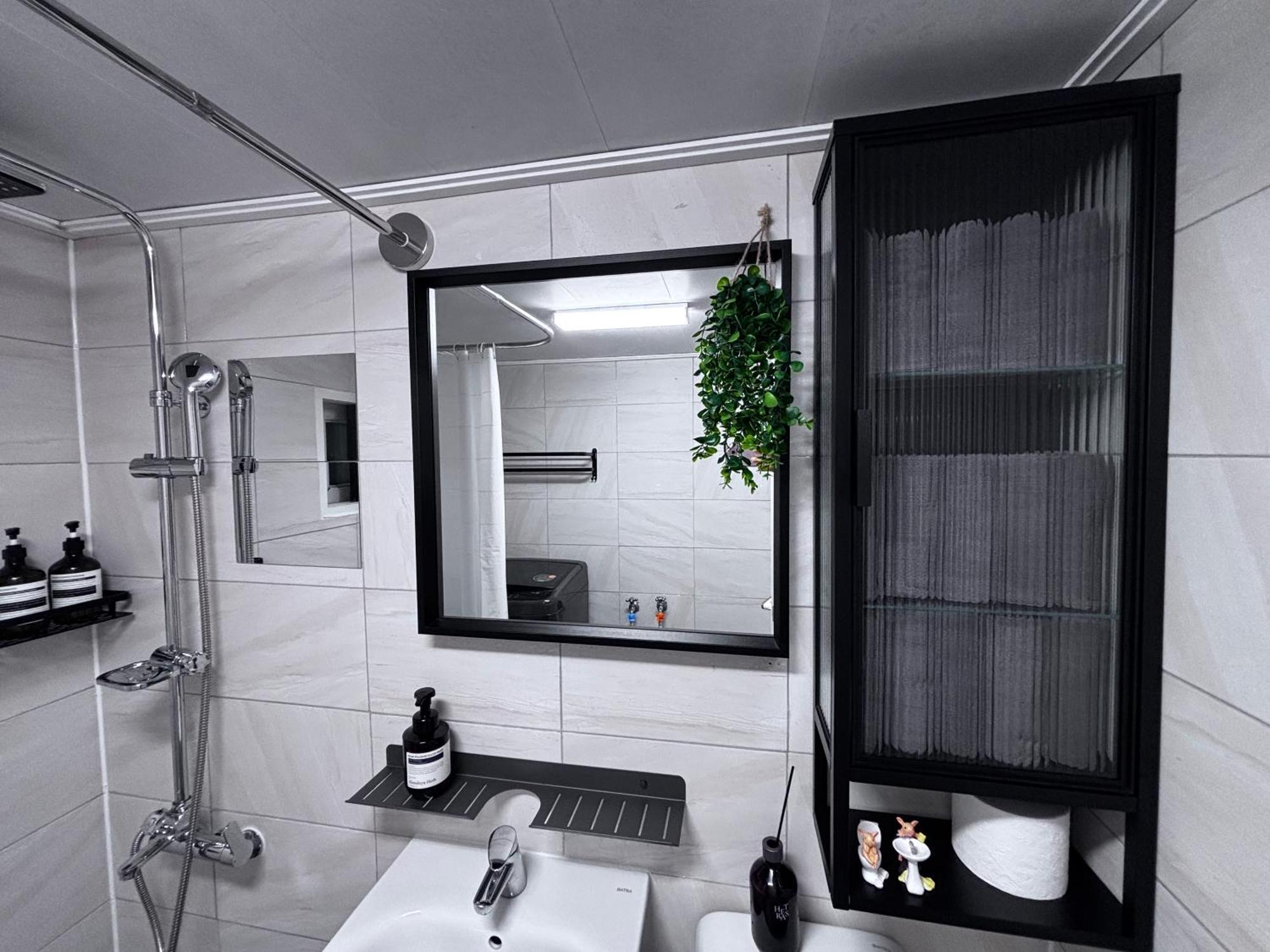 Bongcheondong Vibe Cozy House Holiday home *